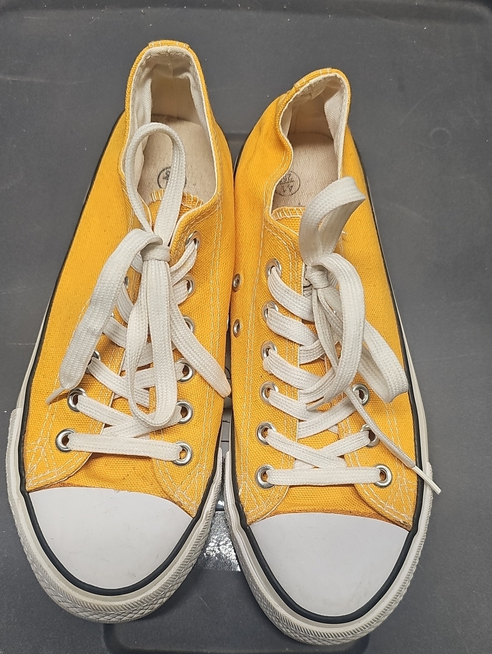 Classic Low-Top Canvas Sneakers in Yellow Tote 5